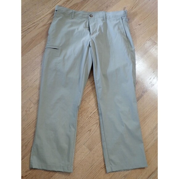 LB Tech Pants Men's Size 38 x 30 Beige Khaki Cargo Classic Fit Mint Condition LG - Picture 1 of 13